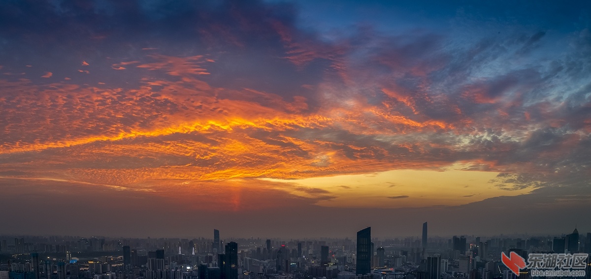 1.武汉祥云普天同庆曾院平摄影.jpg
