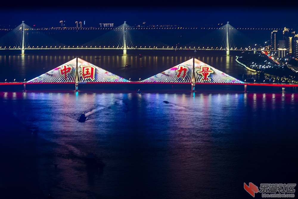 2.中国力量曾院平摄影.jpg