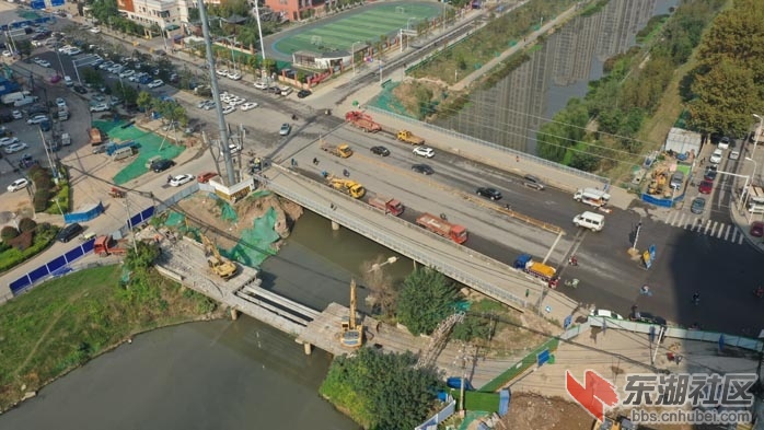 4.童汉芳摄 无人机看巡司河上的红旗桥拆旧建新DJI_0972 - 副本.JPG