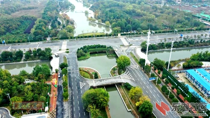 四新大道与连通港路交叉的4座桥DJI_0464 - 副本.JPG