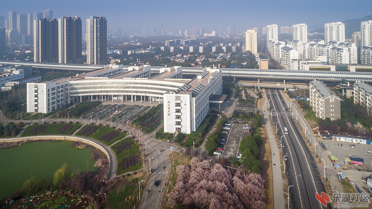 华中科技大学校园风光 曾院平摄影.jpg