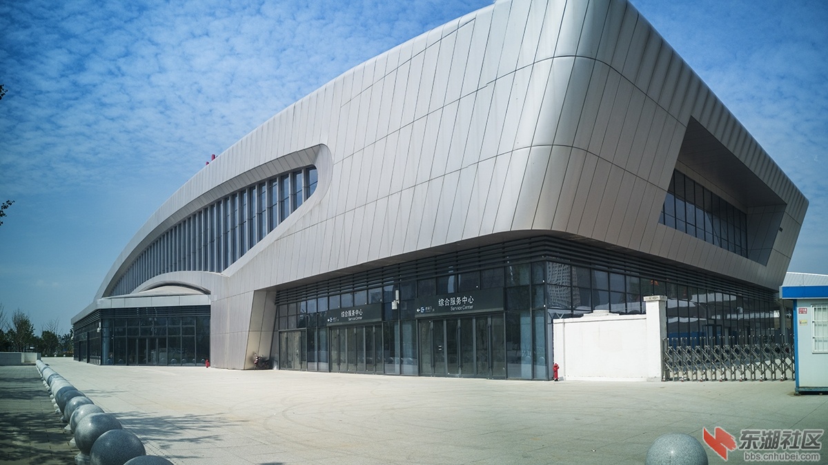 10.武汉东站施工进展顺利 曾院平摄影.jpg