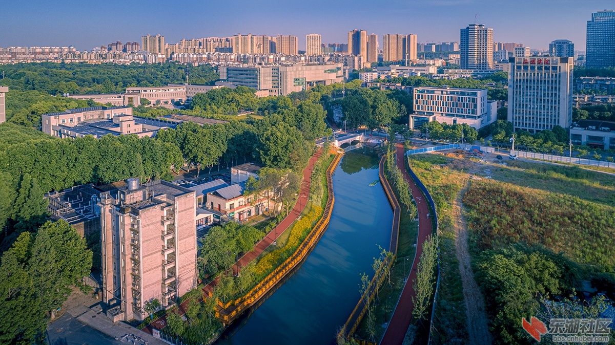 5.空中鸟瞰武汉市湖溪河改扩建工程 曾院平摄影.jpg