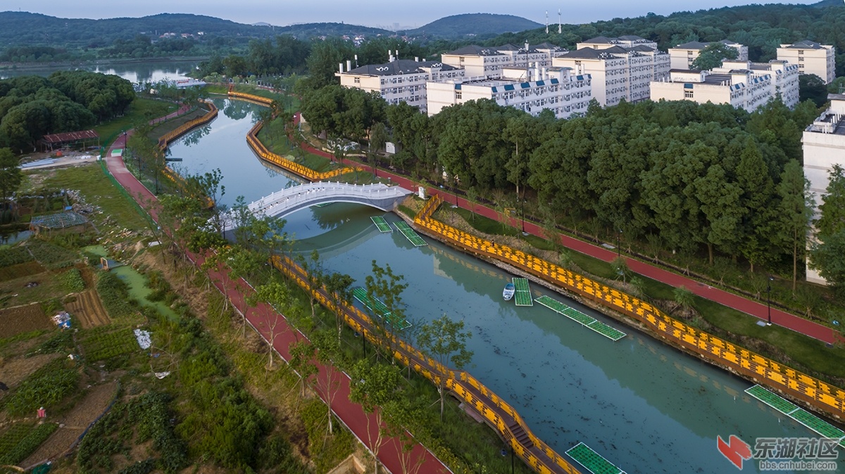 2.空中鸟瞰武汉市湖溪河改扩建工程 曾院平摄影.jpg