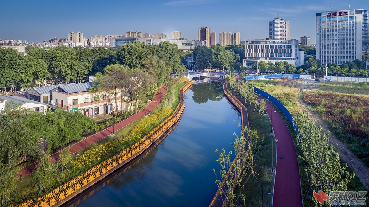 1.空中鸟瞰武汉市湖溪河改扩建工程 曾院平摄影..jpg