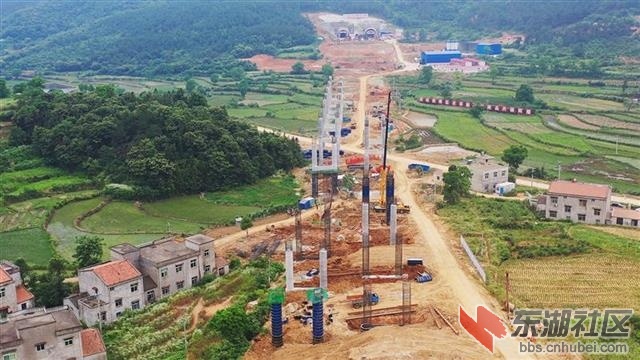 武大高速大悟段羊角山隧道施工现场