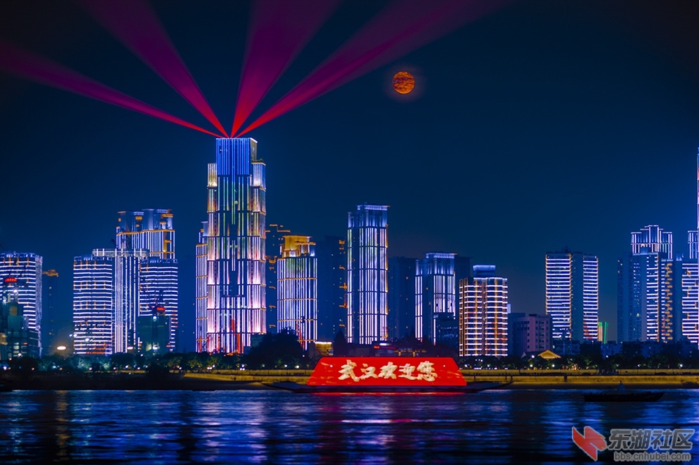 1.武汉欢迎您曾院平摄影.jpg