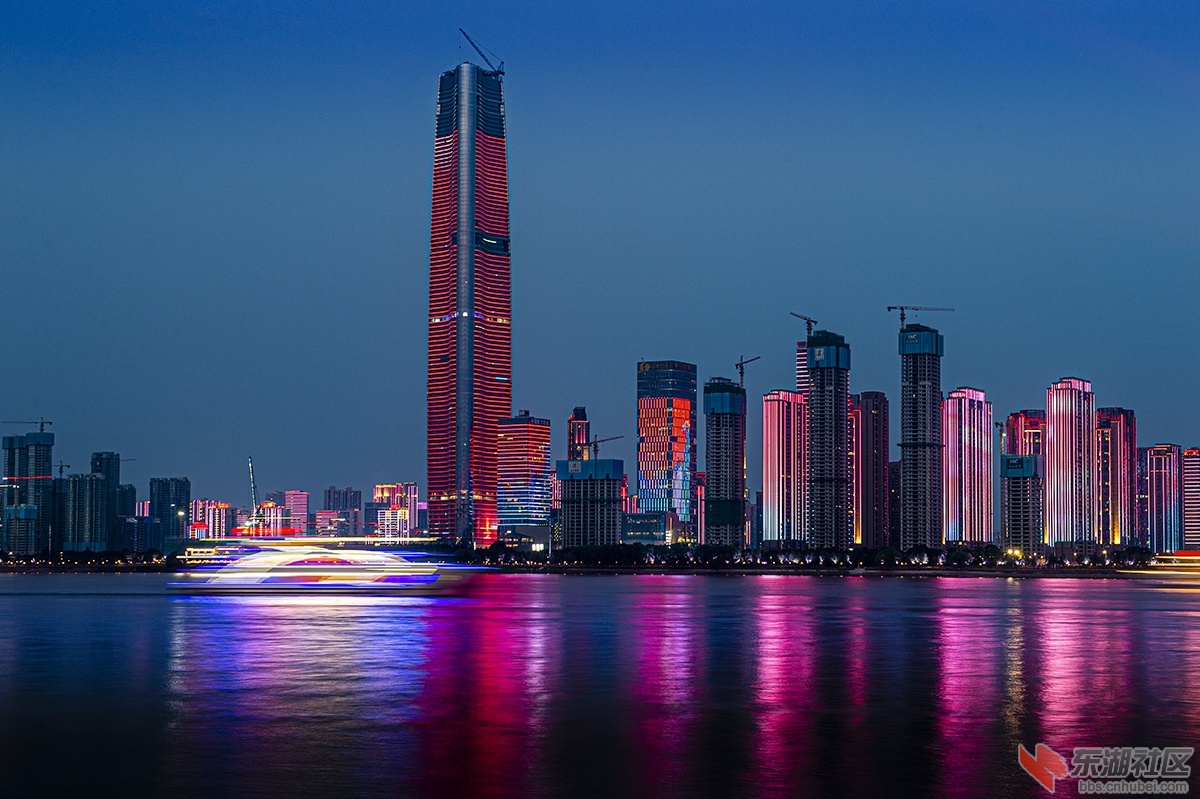 4.武汉地标 曾院平摄影.jpg