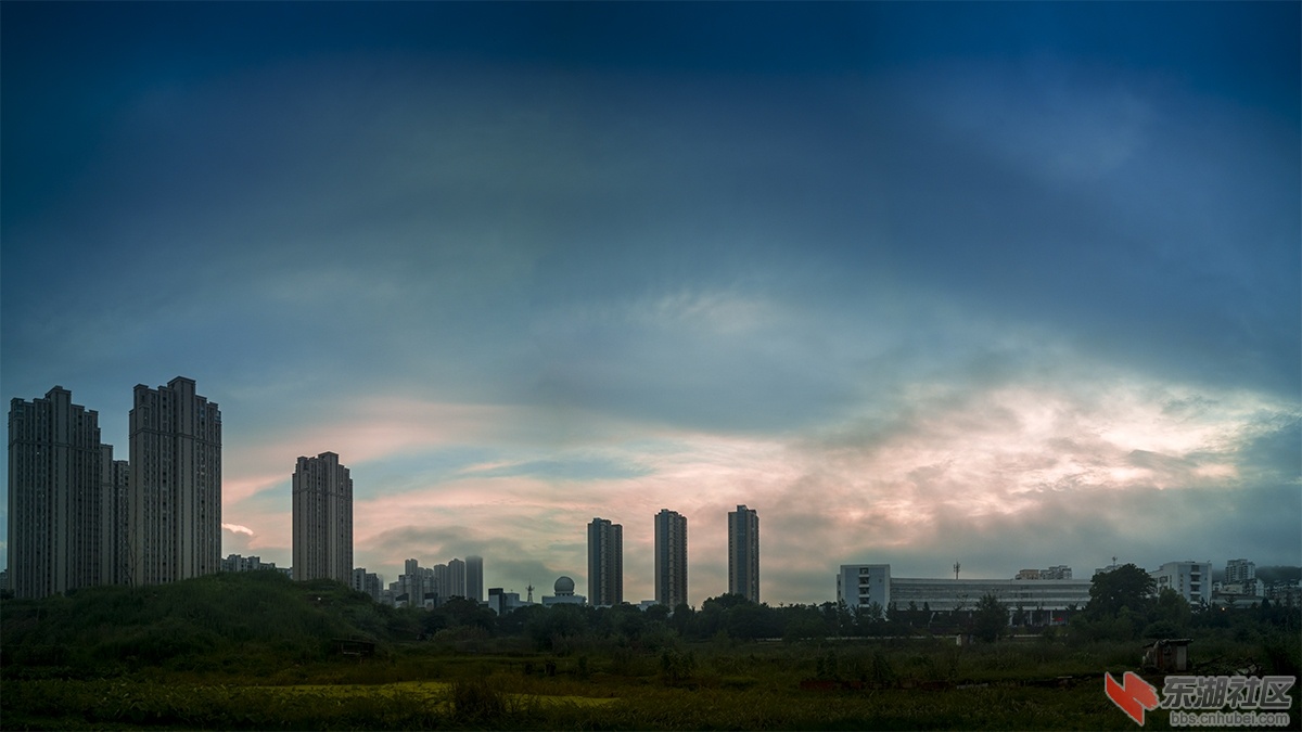 雨后天空放晴 曾院平摄影.jpg