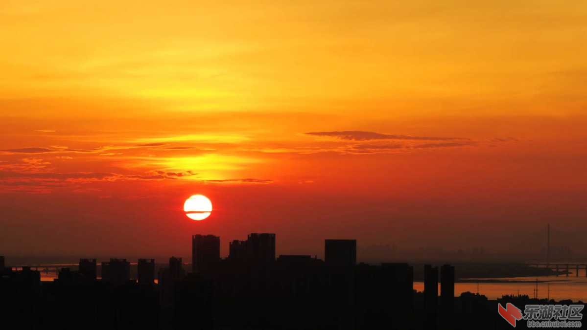qxlarge-dsc-C300B6B0D80A2ACD2EF46ED31B2713FA.jpg