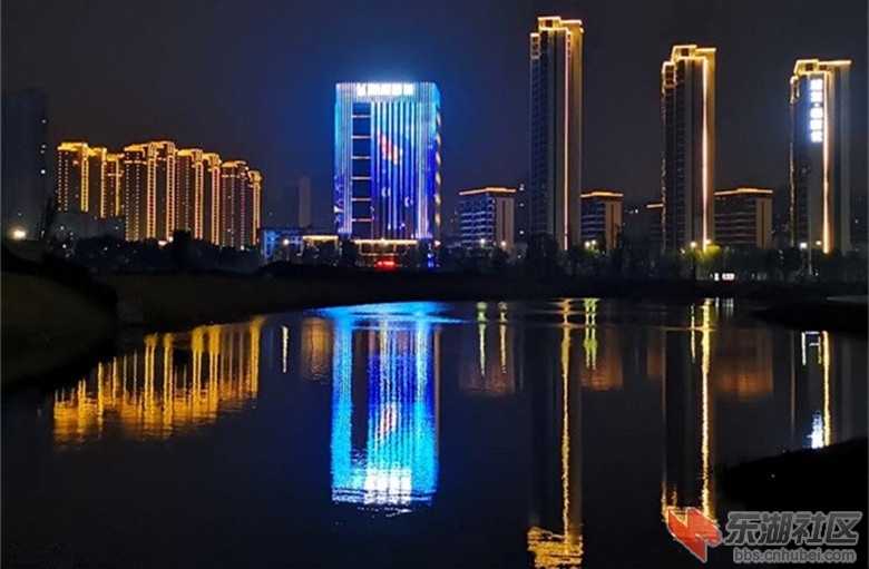 130021hozqmimjpmoon4gi.jpg