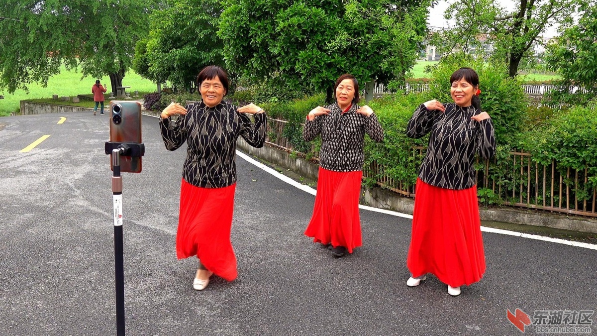 走进“武穴溪·江南忆”系列·乡村妇女的休闲时光！-封面.jpg