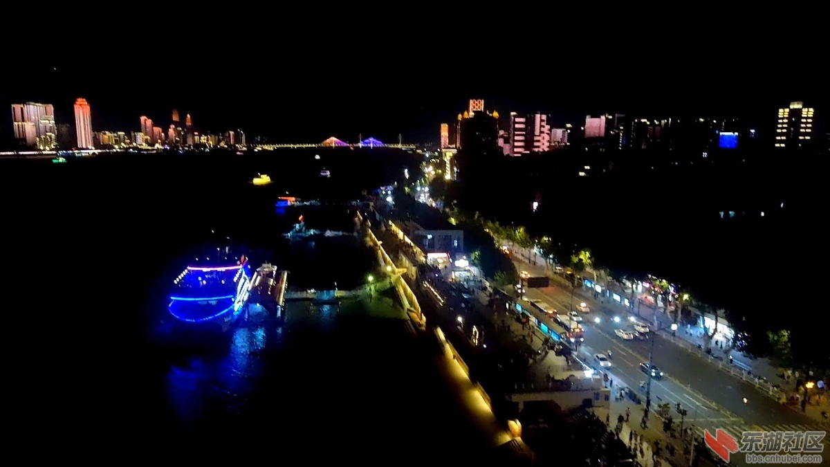 俯瞰壮观的长江武汉段夜色 ……-封面.jpg