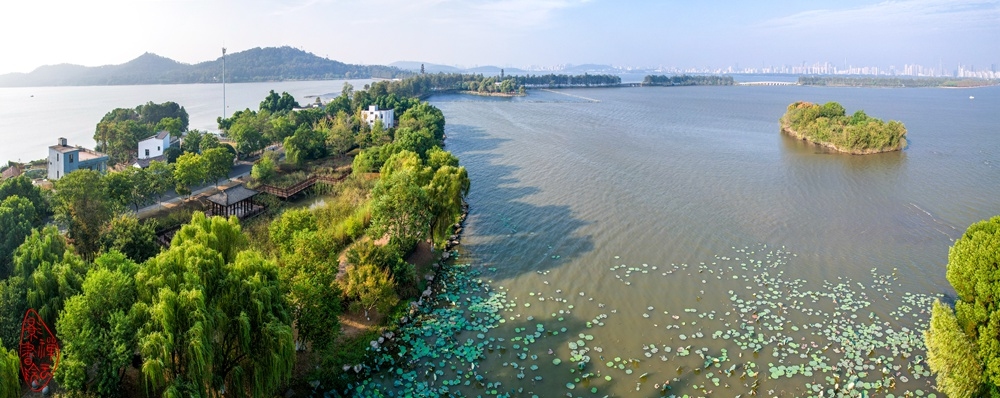东湖半湖亭  柯树勋2024年9月30日摄.jpg