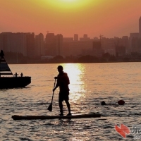Passionow跳长江. 为我们夏天的尾巴增添一些色彩 向这座英雄的城市问好