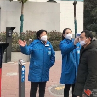 绿云小区好风尚人人争上执勤岗