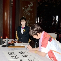 黄鹤楼里比书法