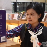 童汉芳于2019.11.23.深秋周末华科大校园读书人