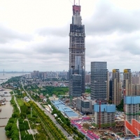 雨后武汉的长江主轴地标更亮眼 曾院平摄影