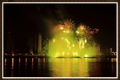 2013武汉迎新年焰火晚会剪影